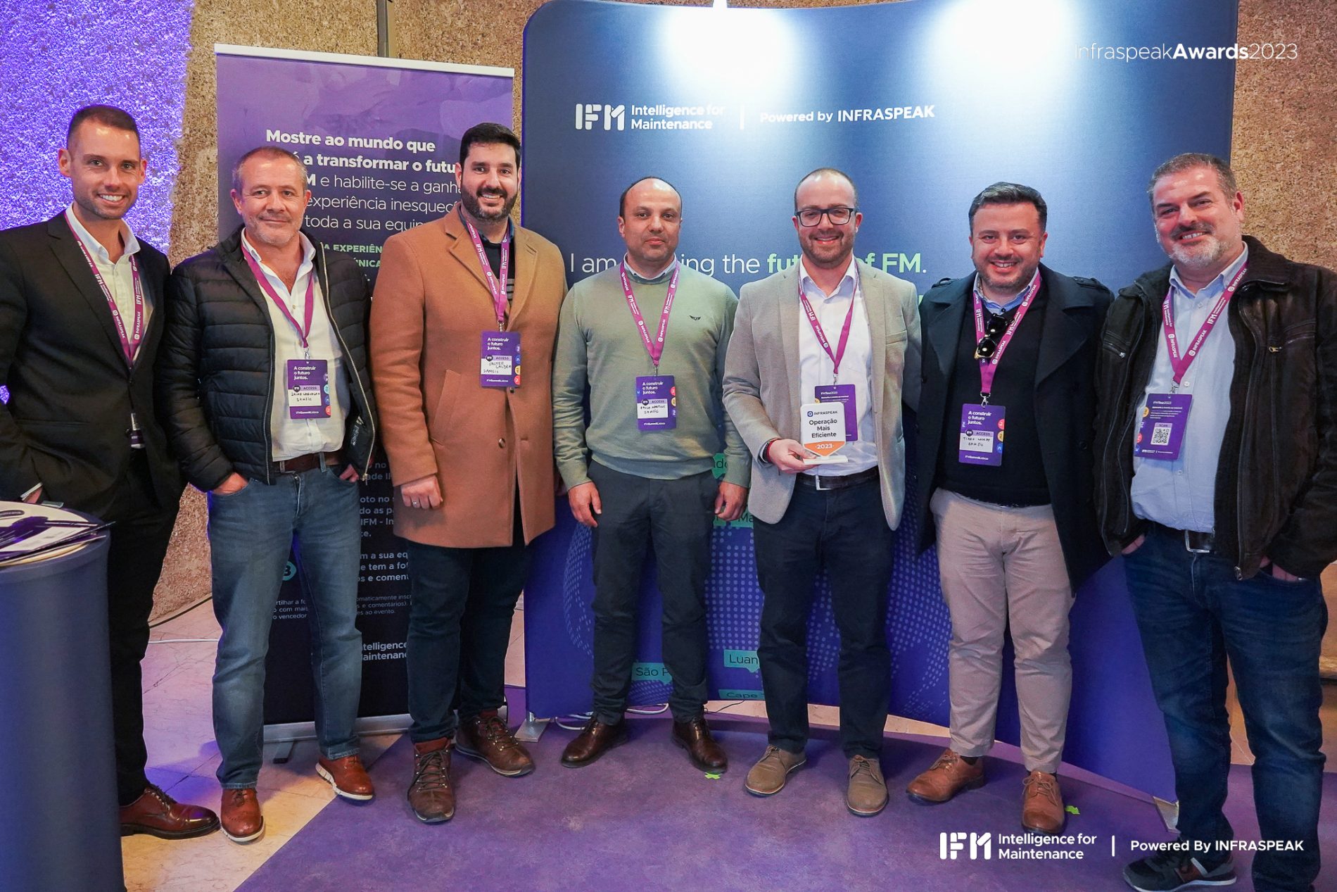 5 colaboradores SAMSIC num evento de mérito