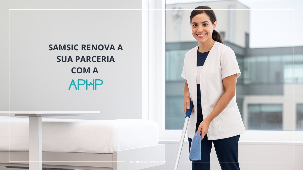 Senhora com uma esfregona, um pano azul na mão num hospital - APHP